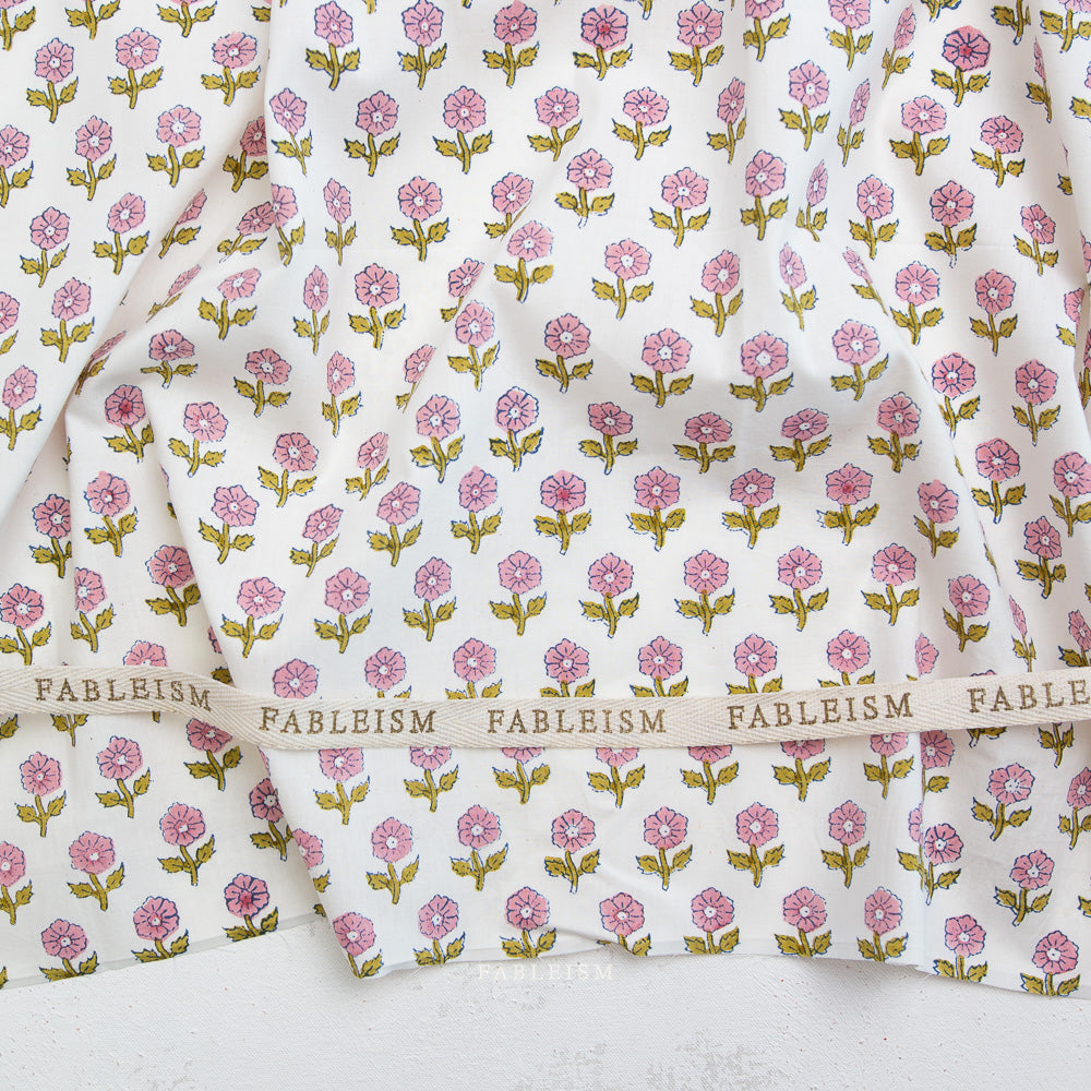 Manufacturer: Fableism
Designer: Fableism
Collection: Indian Block Prints: Cottage
Print Name: Flowerling in Pink
Material: 100% Cotton
Weight: Quilting
SKU: BPCT-10-FWG-PINK
Width: 44 inches