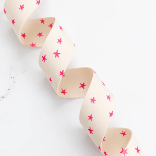 Manufacturer: Stitch Supply Co.
Product Content: Polyester
Author: Alexia Marcelle Abegg
Color: Natural in Pink
Width: 1 1/2"
Sold per yard.