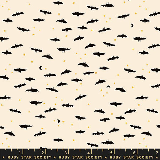 Manufacturer: Ruby Star Society Designer: Ruby Star Society Collection: Tiny Frights Print Name: Bats in Natural Material: 100% Cotton Weight: Quilting  SKU: RS5115 13 Width: 44 inches
