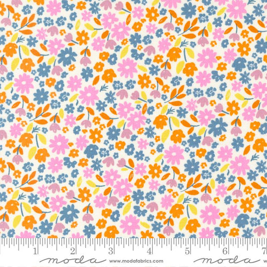 Manufacturer: Moda Fabrics Designer: Aneela Hoey Collection: Marigold Print Name: Summer in Daisy Material: 100% Cotton Weight: Quilting  SKU: 24602-11 Width: 44 inches
