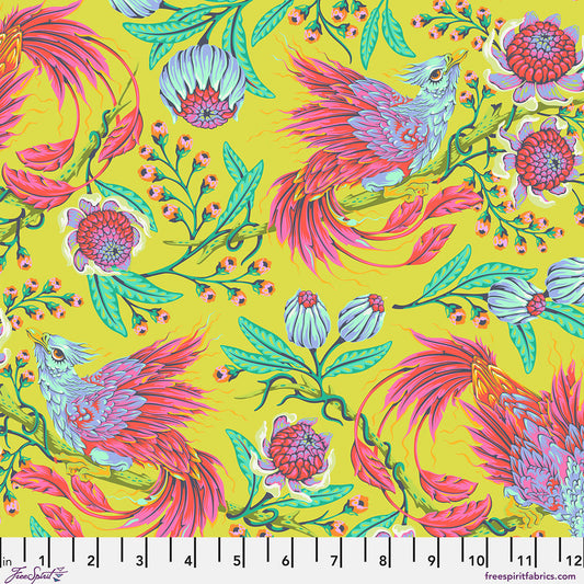 Manufacturer: FreeSpirit Fabrics
Designer: Tula Pink
Collection: Legendary Cotton Lawn
Print Name: Hot Wings in Apple COTTON LAWN
Material: 100% Cotton Lawn
Weight: Quilting
SKU: CLTP001.APPLE
Width: 54/55 inches