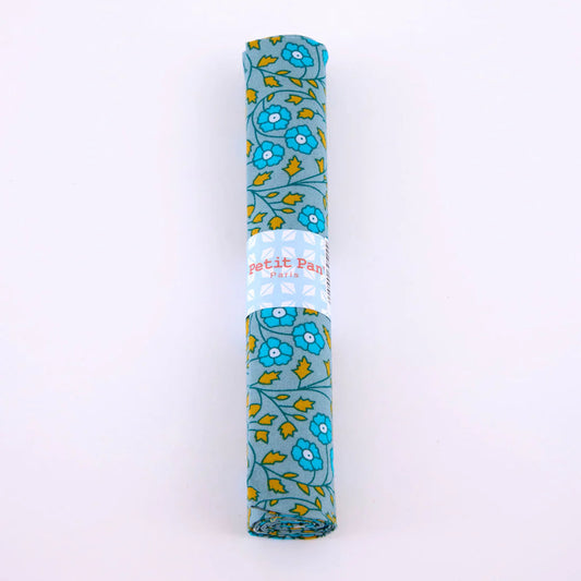 Direct from Paris, France. Petit Pan "Coupons" are an upsized fat quarter, 50x70cm. Throw some into your next project to add something extra special!

Manufacturer: Petit Pan
Print Name: Aziza in Blue-Grey
Material: 100% Cotton
Weight: Quilting
Measures: 50x70cm