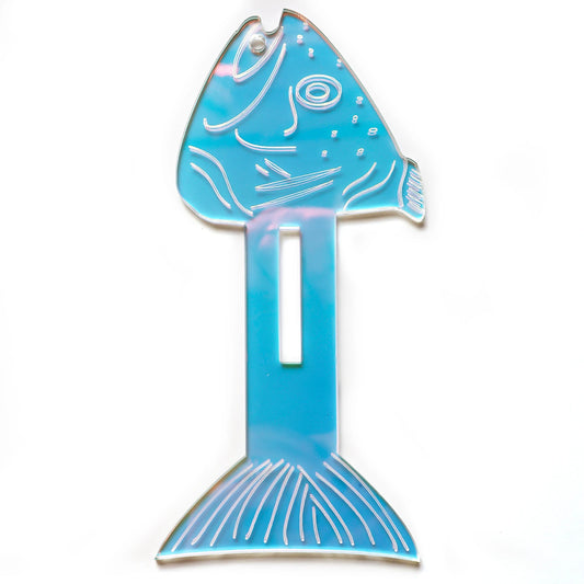 Fresh caught binding! Keep your quilt binding tidy with a friendly fish. Holds enough binding for a queen-size quilt. Measures approximately 6.5 by 3.25 inches. Made from iridescent 3 mm acrylic.