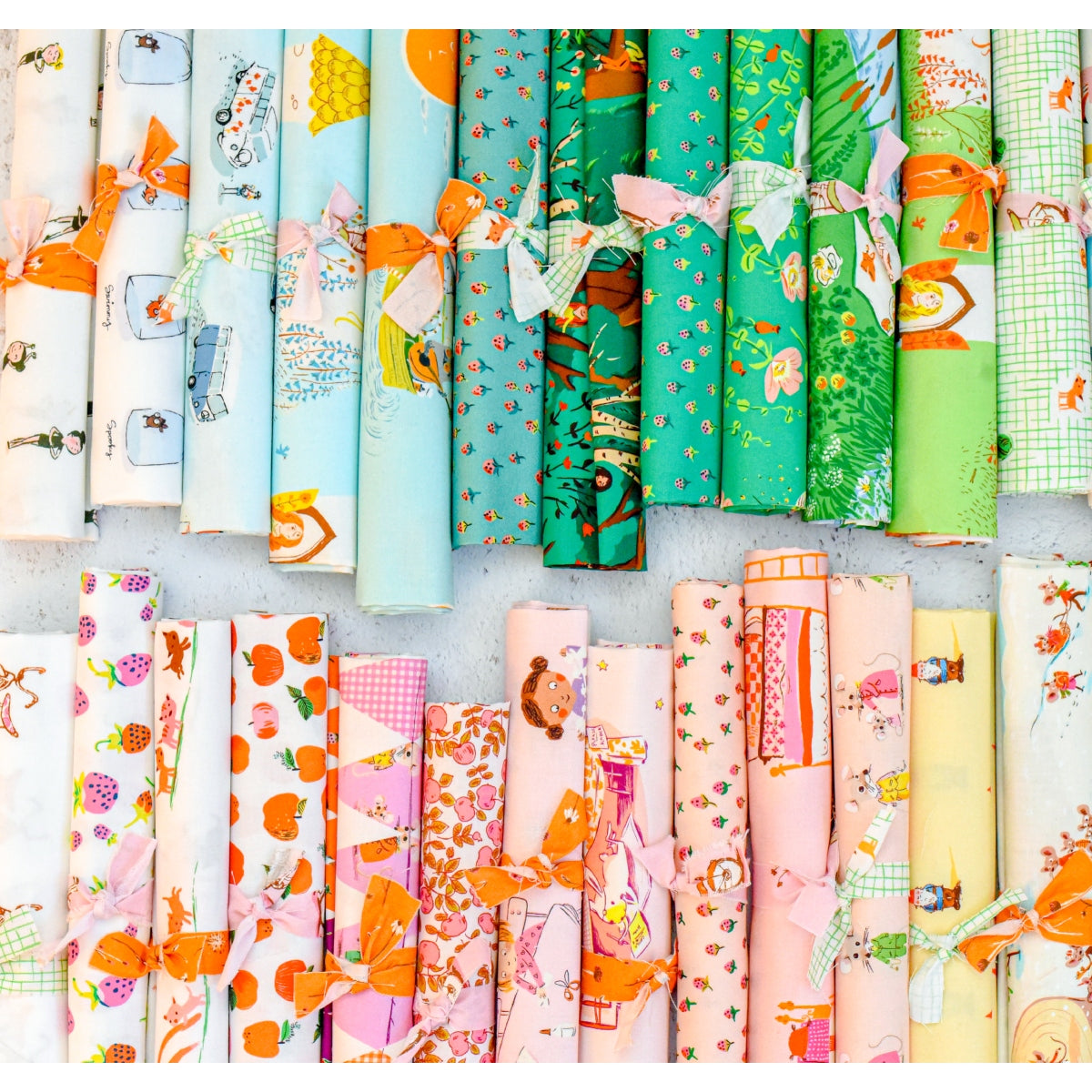 This Factory cut FAT QUARTER BUNDLE contains 27 quilting cotton prints from Heather Ross Favorites by Heather Ross for Windham Fabrics

Manufacturer: Windham Fabrics
Designer: Heather Ross
Collection: Heather Ross Favorites
Material: 100% Cotton
Weight: Quilting