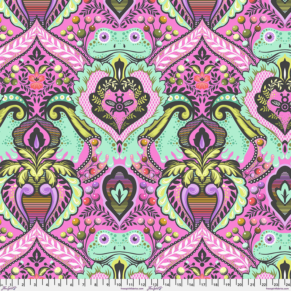 Manufacturer: FreeSpirit Fabrics
Designer: Tula Pink
Collection: Prince Charming {Deja Vu}
Print Name: Frog Prince in Gumball MINKY
Material: 100% Polyester
Weight: Quilting
SKU: PWTP274.GUMBALL
Width: 58/60 inches
