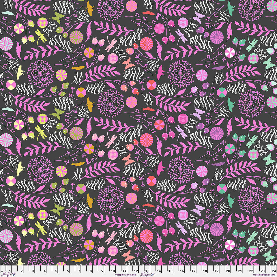 Manufacturer: FreeSpirit Fabrics
Designer: Tula Pink
Collection: Prince Charming {Deja Vu}
Print Name: Dandelion in Licorice MINKY
Material: 100% Polyester
Weight: Quilting
SKU: MKTP014.LICORICE
Width: 58/60 inches