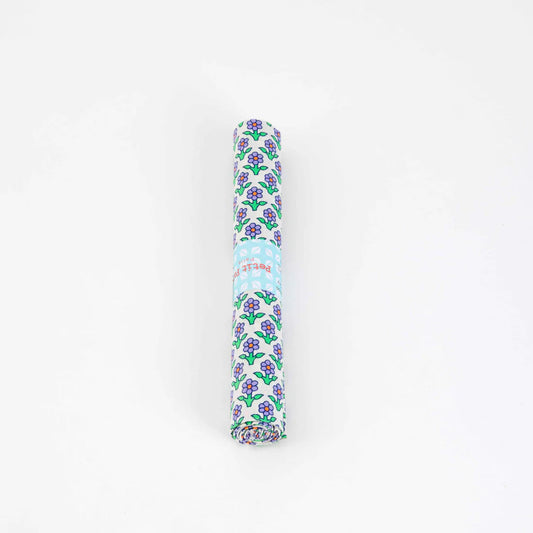 Direct from Paris, France. Petit Pan "Coupons" are an upsized fat quarter, 50x70cm. Throw some into your next project to add something extra special!

Manufacturer: Petit Pan
Print Name: Vanina in White
Material: 100% Cotton
Weight: Quilting
Measures: 50x70cm