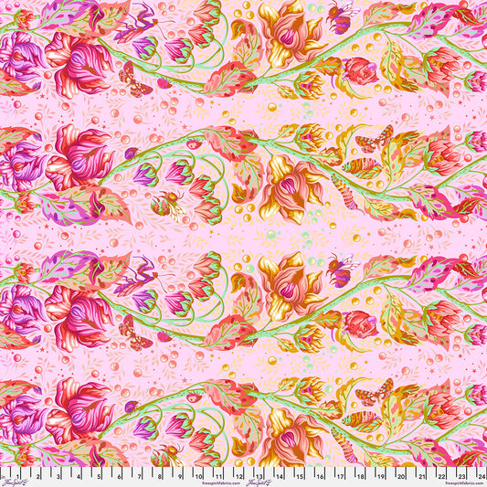 Manufacturer: Freespirit Fabrics
Designer: Tula Pink
Collection: Down to Earth
Print Name: Grow Up in Afterglow
Material: 100% Cotton
Weight: Quilting
SKU: PWTP292.AFTERGLOW
Width: 44 inches