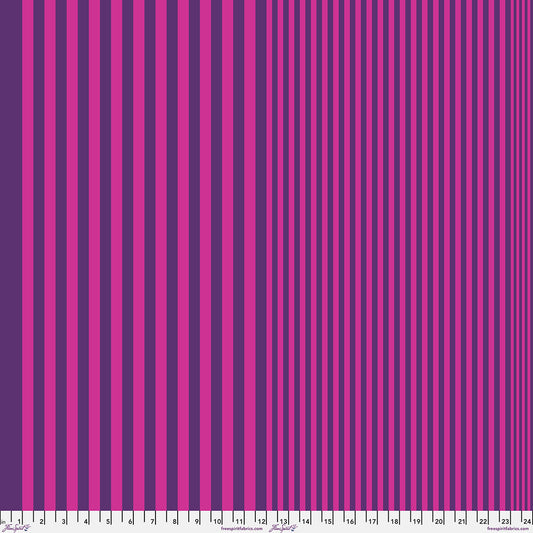 Manufacturer: Freespirit Fabrics
Designer: Tula Pink
Collection: True Colors Sticks and Stones
Print Name: Sticks in Plum Crazy
Material: 100% Cotton
Weight: Quilting
SKU: PWTP298.PLUMCRAZY
Width: 44 inches