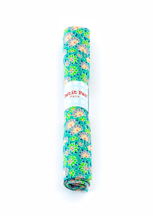 Direct from Paris, France. Petit Pan "Coupons" are an upsized fat quarter, 50x70cm. Throw some into your next project to add something extra special!

Manufacturer: Petit Pan
Print Name: Calendula in Green
Material: 100% Cotton
Weight: Quilting
Measures: 50x70cm