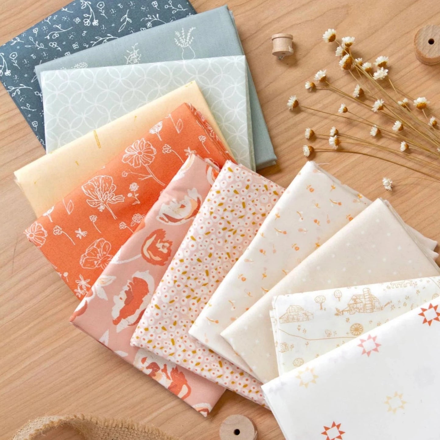 This factory cut FAT QUARTER BUNDLE contains 12 quilting cotton prints from Road To Round Top by Elizabeth Chappell for Art Gallery Fabrics.  Manufacturer: Art Gallery Fabrics Designer: Elizabeth Chappell Collection: Road To Round Top Material: 100% Cotton  Weight: Quilting