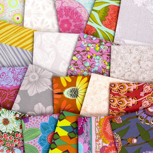 This Factory Cut FAT QUARTER BUNDLE contains 19 quilting cotton prints by Anna Maria Parry for Anna Maria Textiles.

Manufacturer: Anna Maria Textiles for Northcott Fabrics
Designer: Anna Maria Parry
Collection: Colorway Bundles 2 - Vintage
Material: 100% Cotton
Weight: Quilting 
SKU: FQVINT19-10