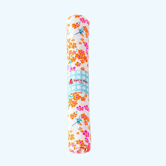 Direct from Paris, France. Petit Pan "Coupons" are an upsized fat quarter, 50x70cm. Throw some into your next project to add something extra special!

Manufacturer: Petit Pan
Print Name: Hanako in White
Material: 100% Cotton
Weight: Quilting
Measures: 50x70cm