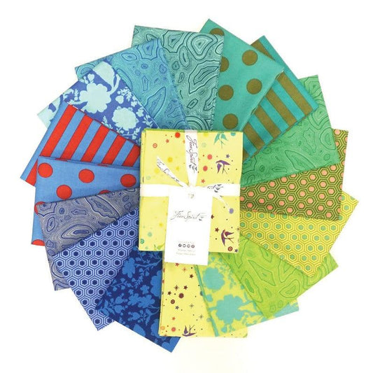 This Factory Cut FAT QUARTER bundle contains 16 quilting cotton prints from the Starling Colorway of True Colors by Tula Pink for Freespirit Fabrics.  Manufacturer: FreeSpirit Fabrics Designer: Tula Pink Collection: True Colors in Starling Colorway Material: 100% Cotton  Weight: Quilting